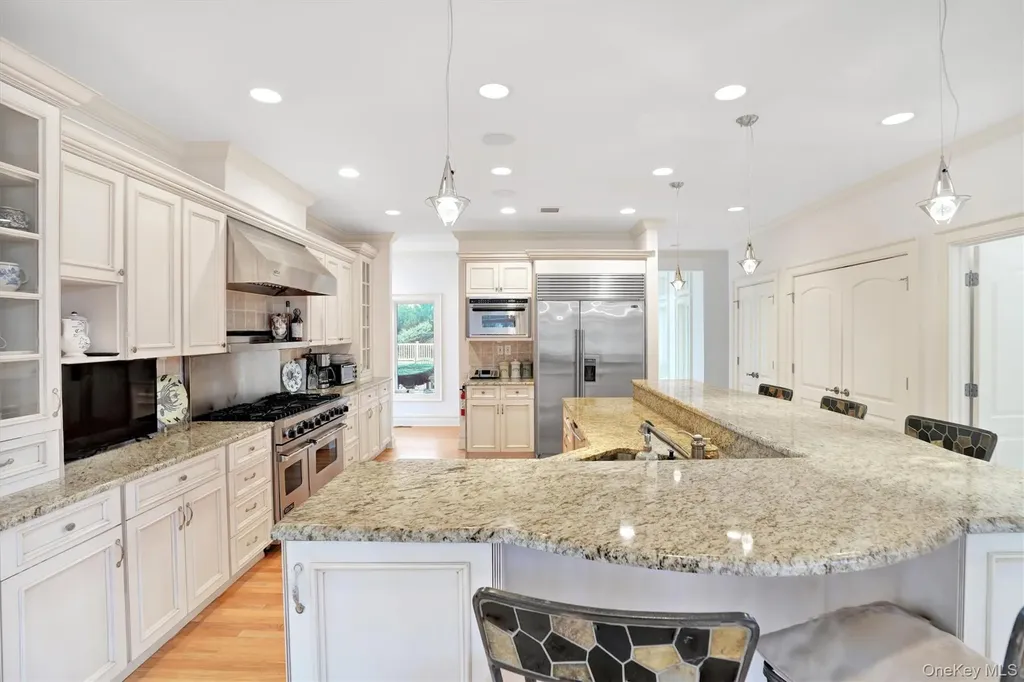 605 Dune Road Westhampton NY 11977