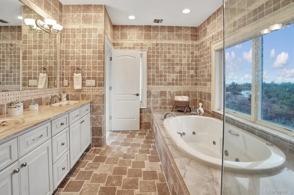 605 Dune Road Westhampton NY 11977