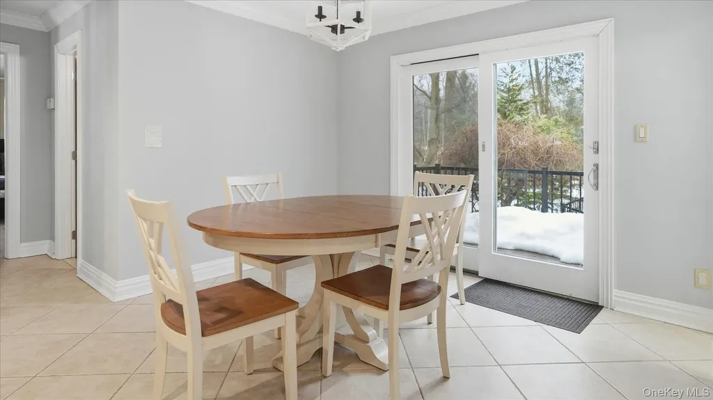 16 Daniel Lane Dix Hills NY 11746