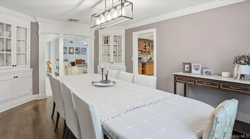 16 Daniel Lane Dix Hills NY 11746