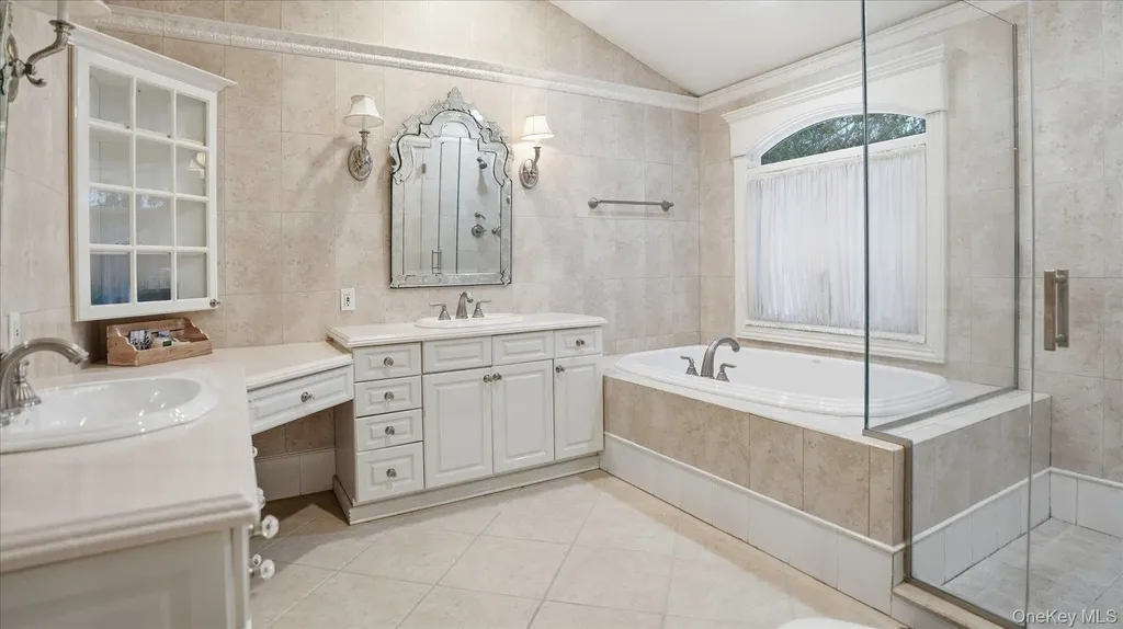 16 Daniel Lane Dix Hills NY 11746
