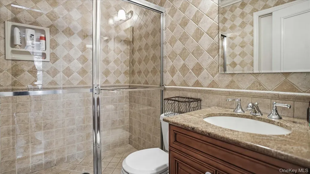 16 Daniel Lane Dix Hills NY 11746