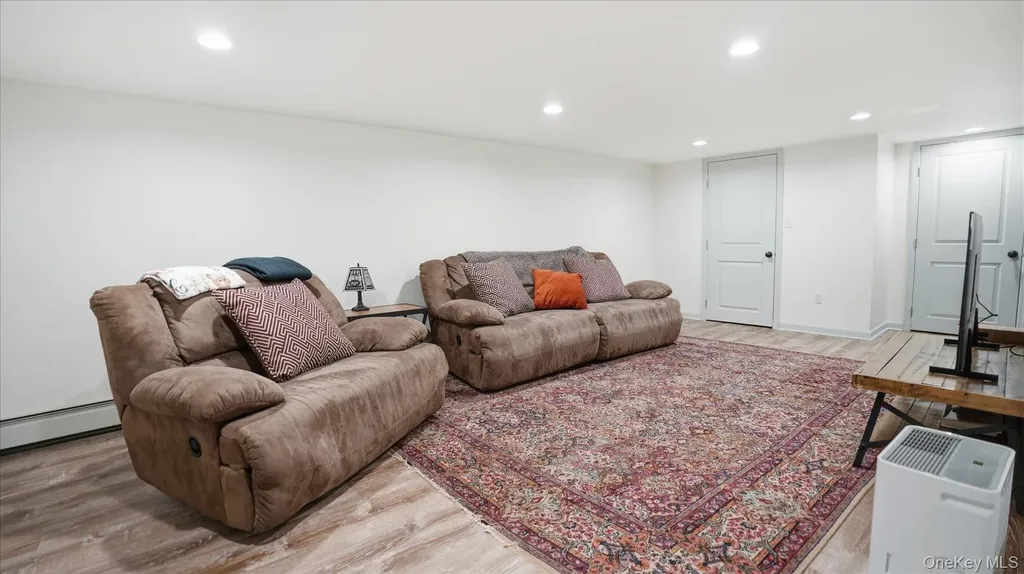 16 Daniel Lane Dix Hills NY 11746
