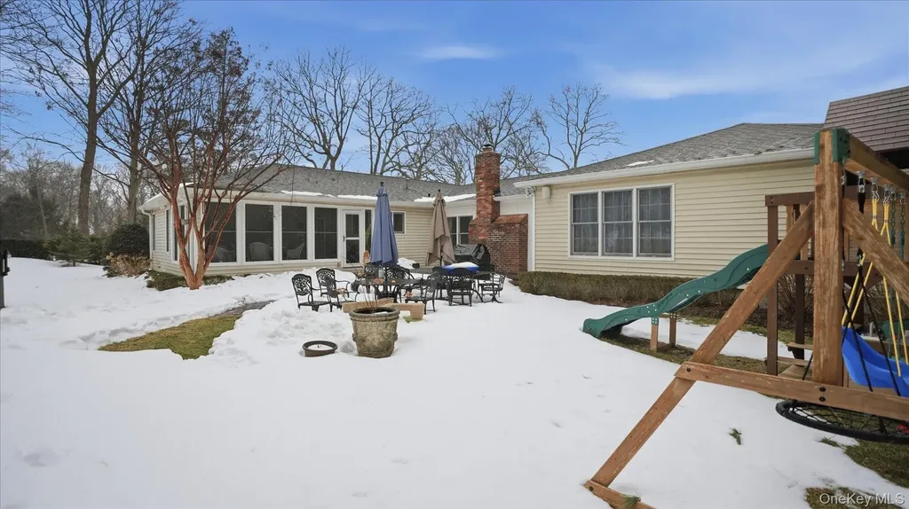 16 Daniel Lane Dix Hills NY 11746