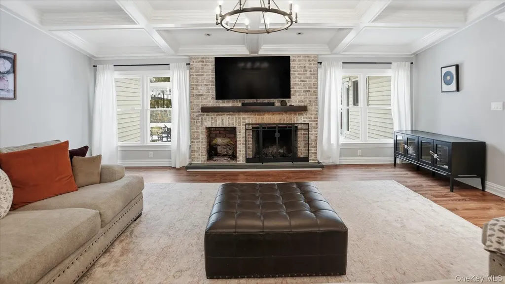 16 Daniel Lane Dix Hills NY 11746