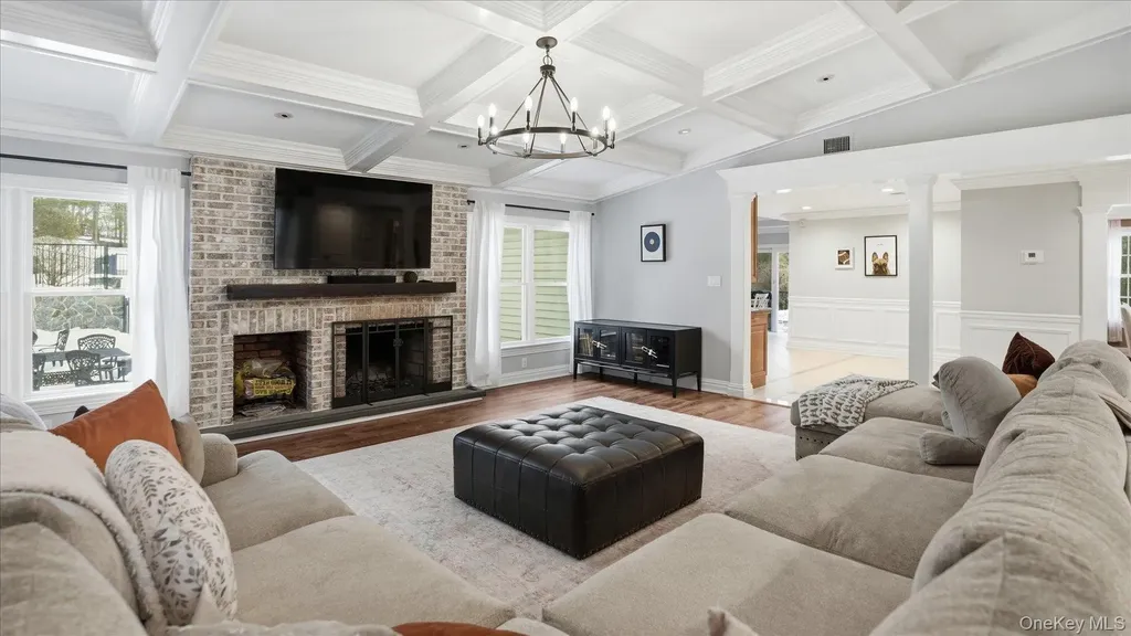 16 Daniel Lane Dix Hills NY 11746