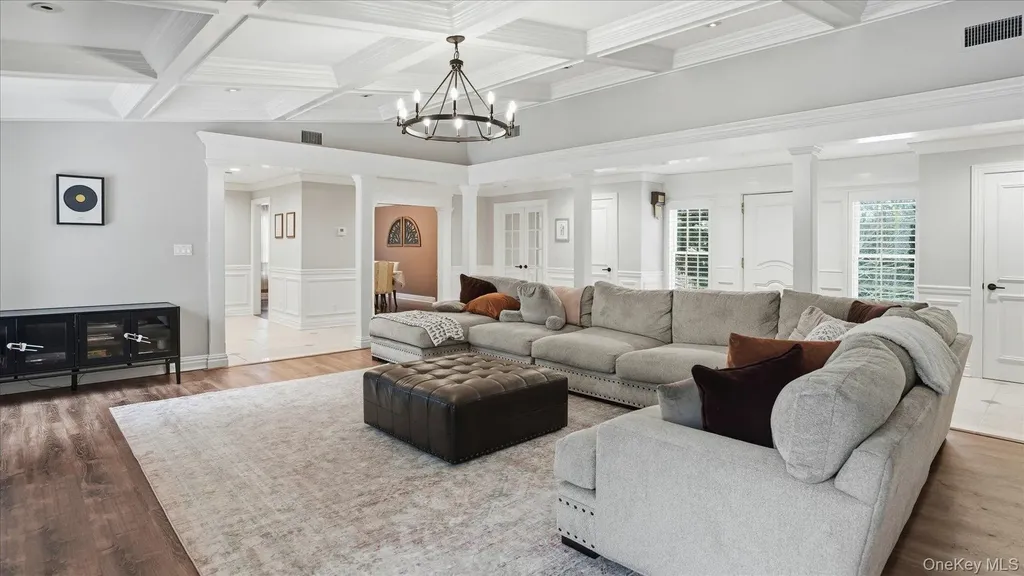 16 Daniel Lane Dix Hills NY 11746