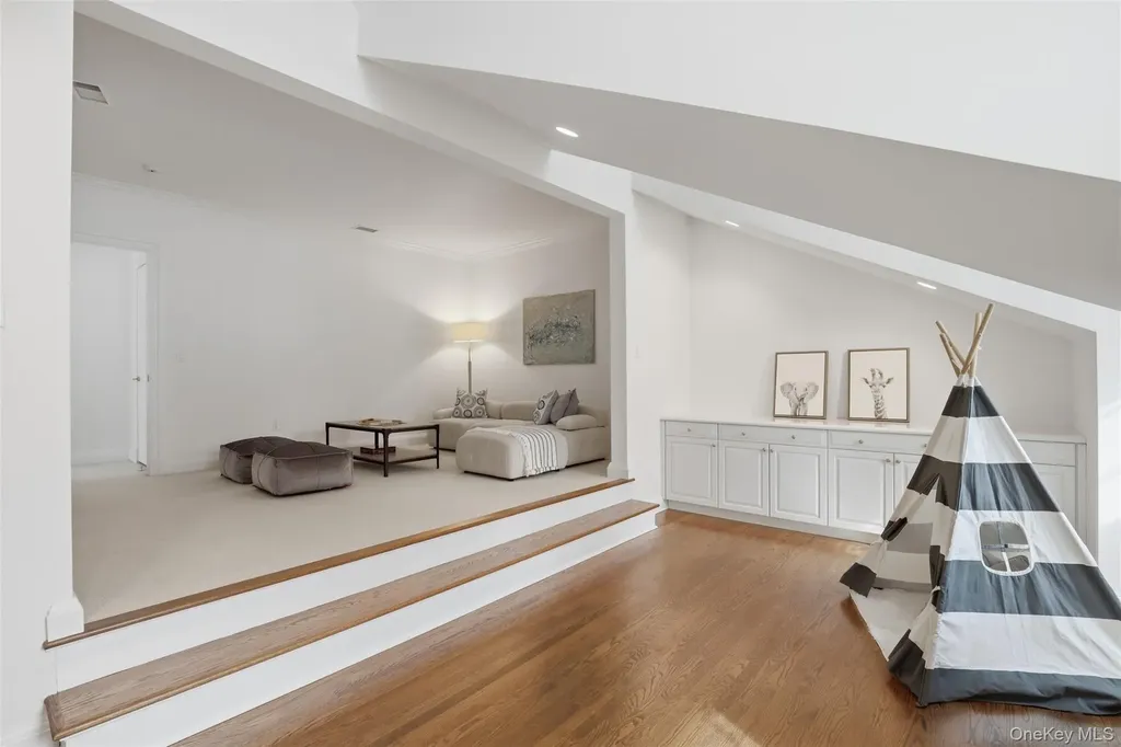 10 Shadow Tree Lane Briarcliff Manor NY 10510