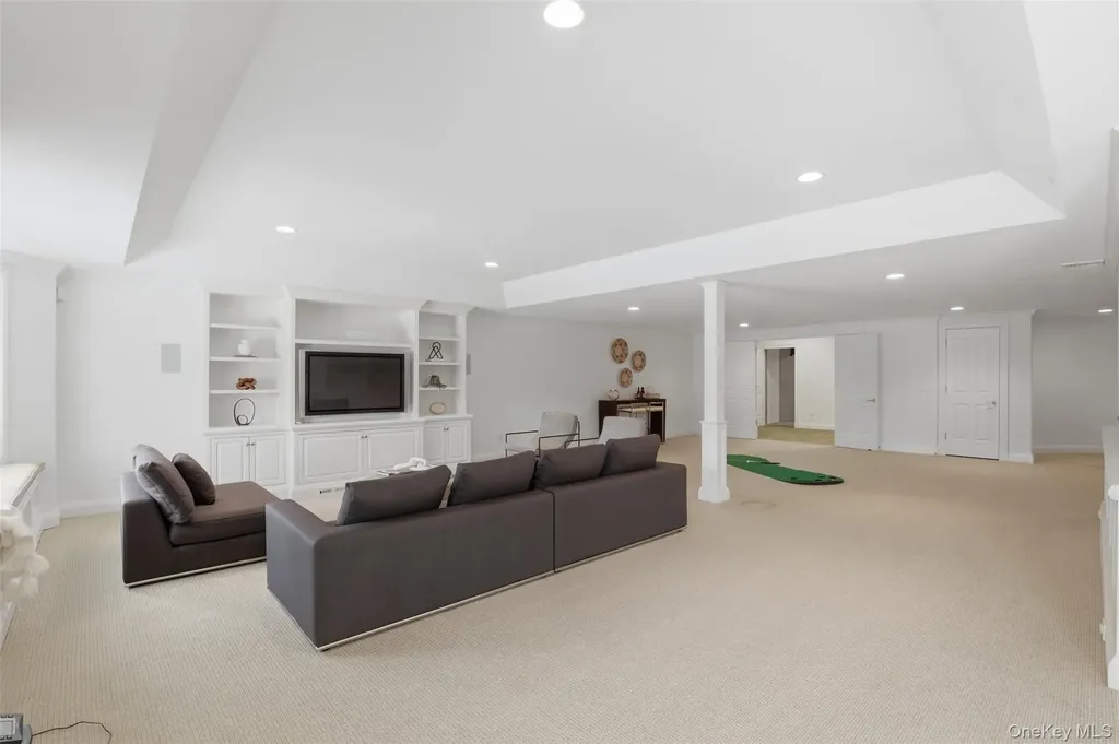 10 Shadow Tree Lane Briarcliff Manor NY 10510