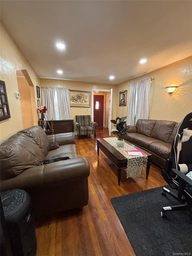 18608 Brinkerhoff Avenue Saint Albans NY 11412