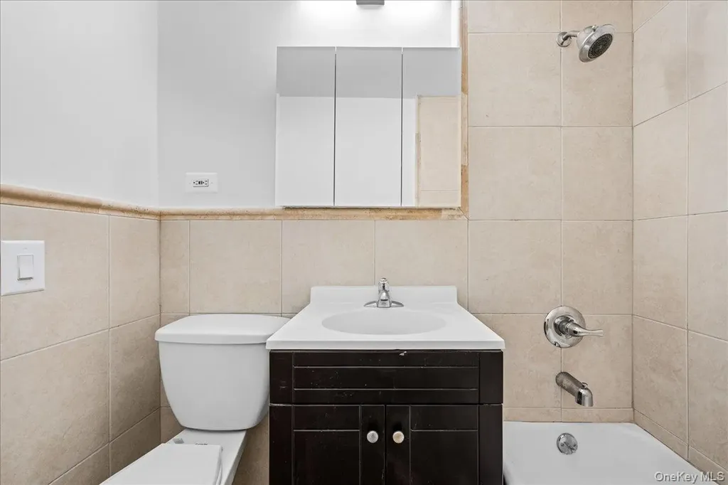 825 Morrison Avenue Bronx NY 10473