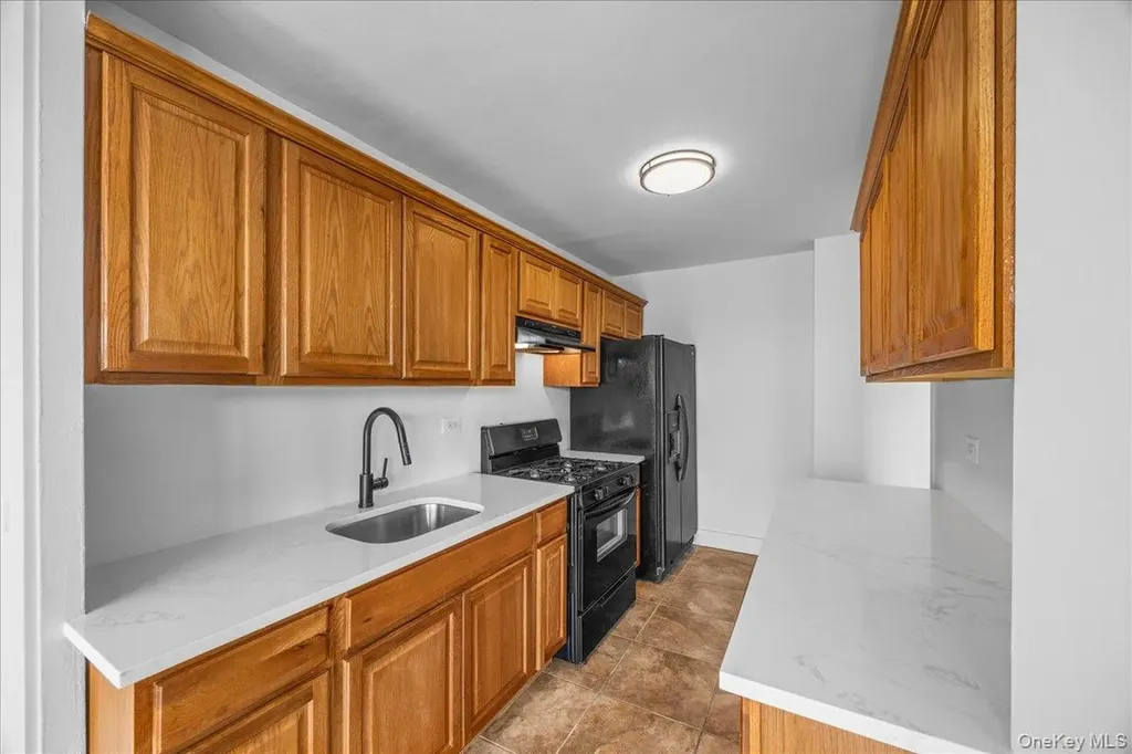 825 Morrison Avenue Bronx NY 10473
