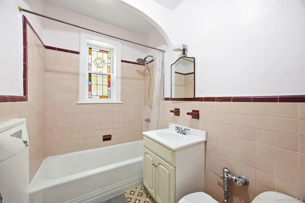7861 75th Street Glendale NY 11385