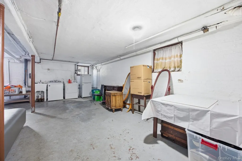 7861 75th Street Glendale NY 11385