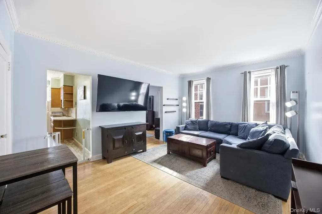 7861 75th Street Glendale NY 11385