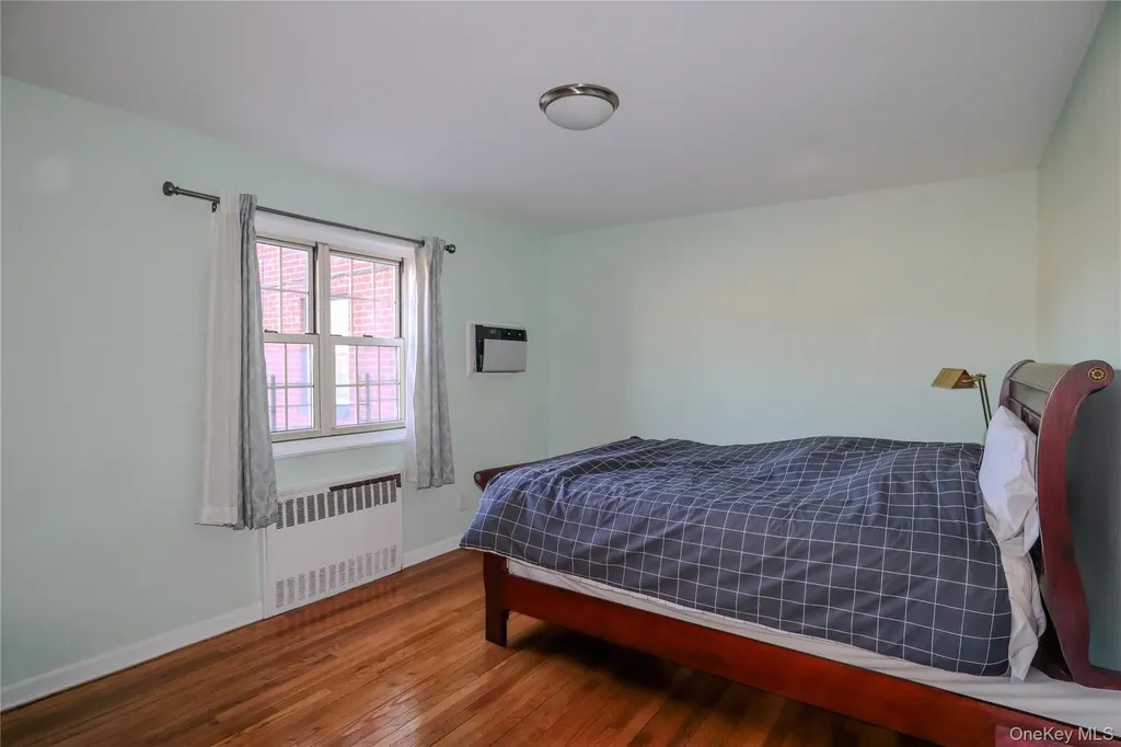 211-07 73 Avenue Bayside NY 11364