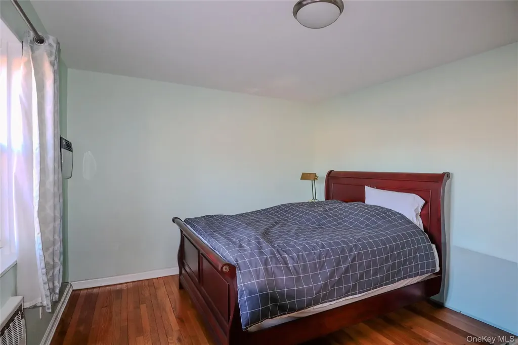 211-07 73 Avenue Bayside NY 11364