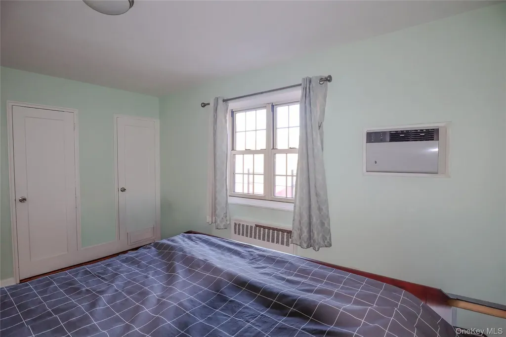 211-07 73 Avenue Bayside NY 11364