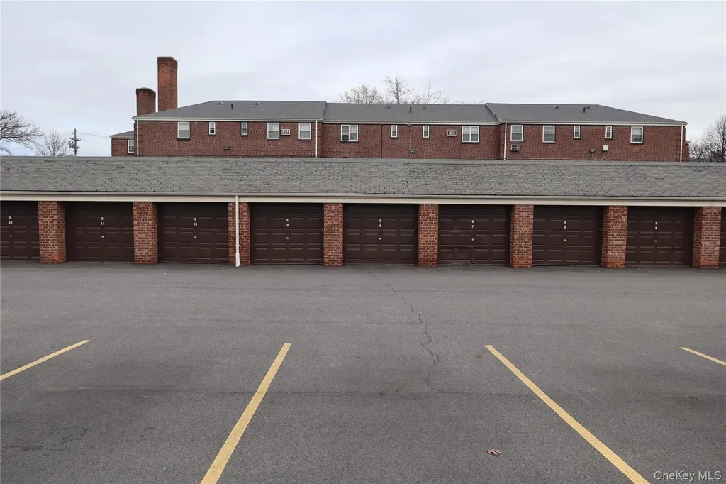 211-07 73 Avenue Bayside NY 11364