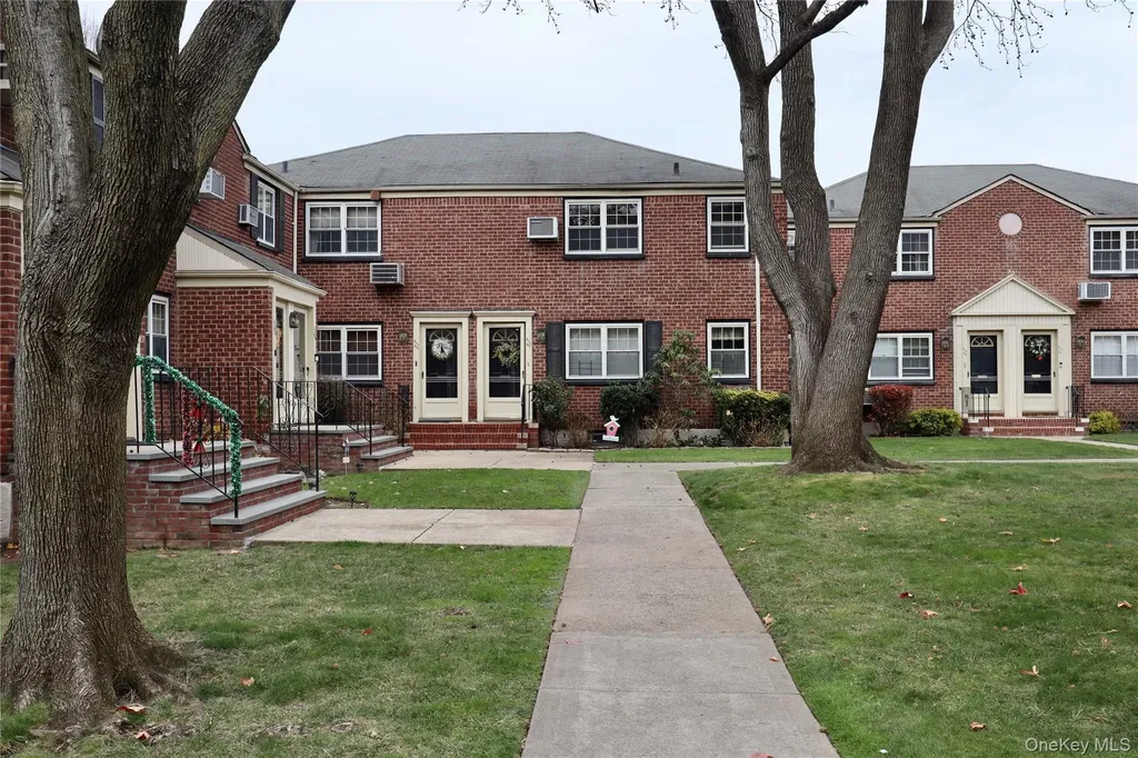 211-07 73 Avenue Bayside NY 11364