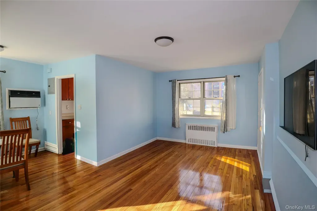 211-07 73 Avenue Bayside NY 11364