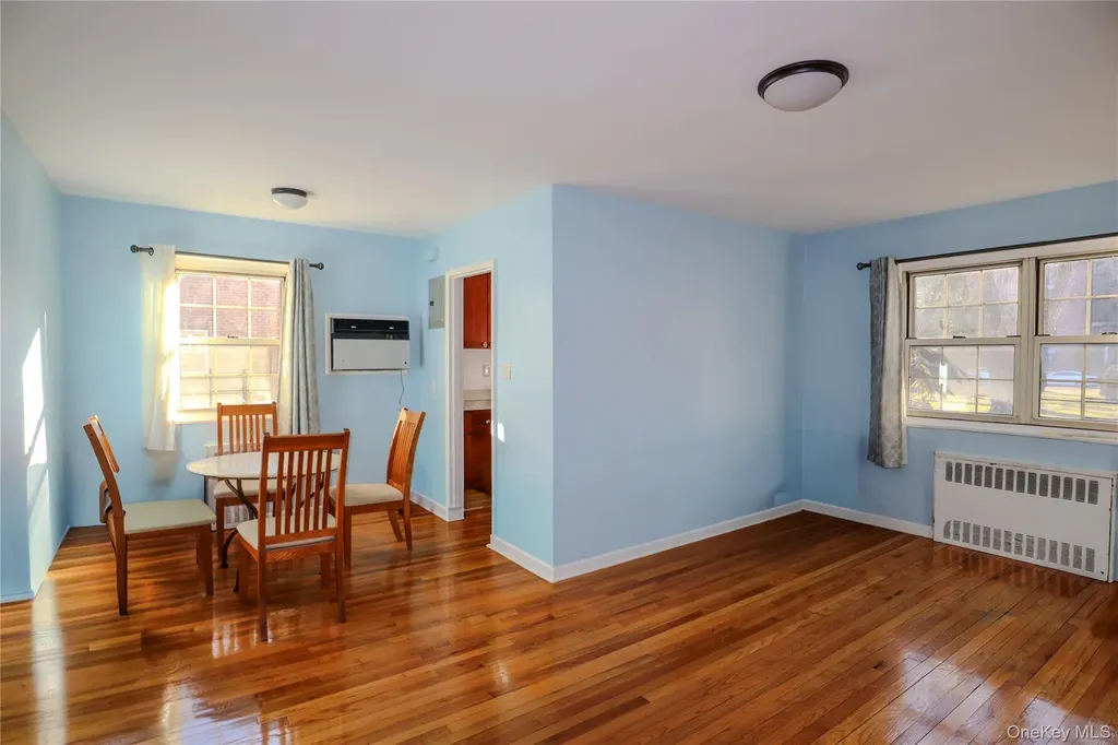 211-07 73 Avenue Bayside NY 11364