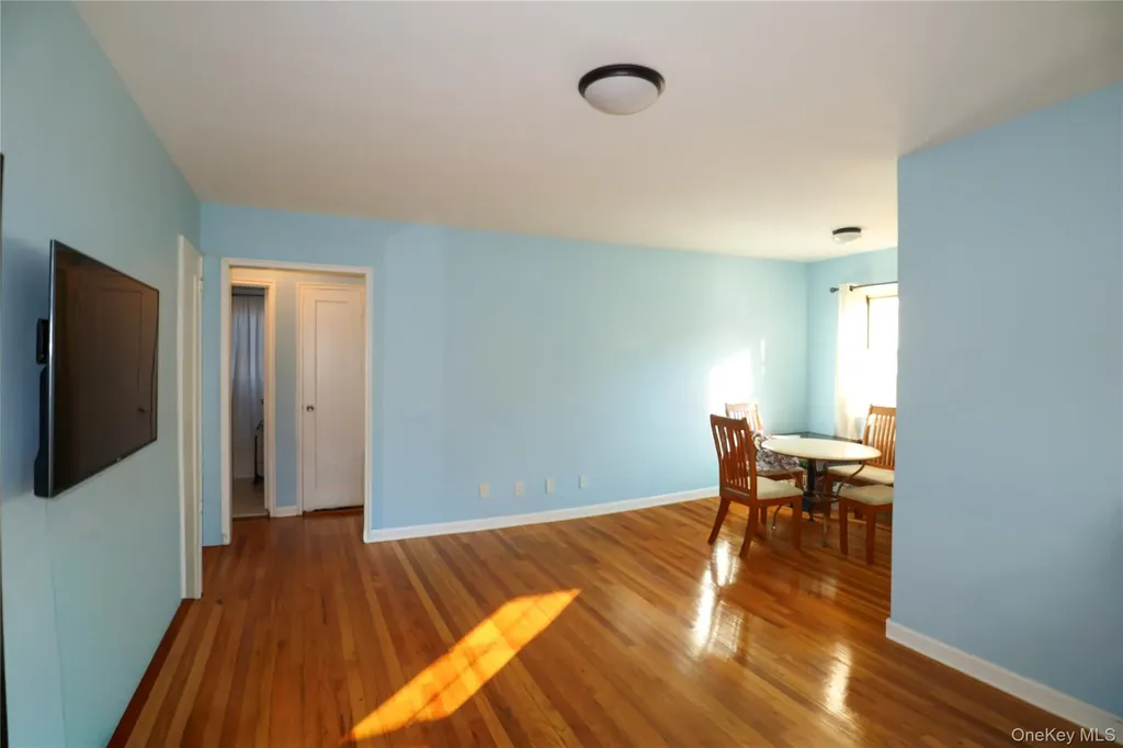 211-07 73 Avenue Bayside NY 11364