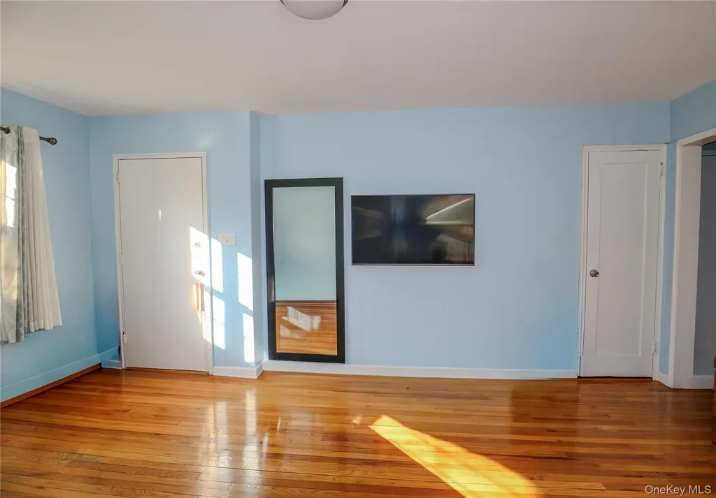 211-07 73 Avenue Bayside NY 11364