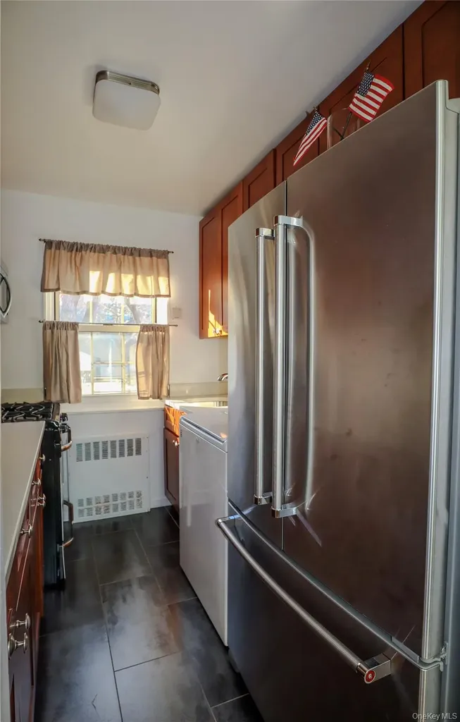 211-07 73 Avenue Bayside NY 11364
