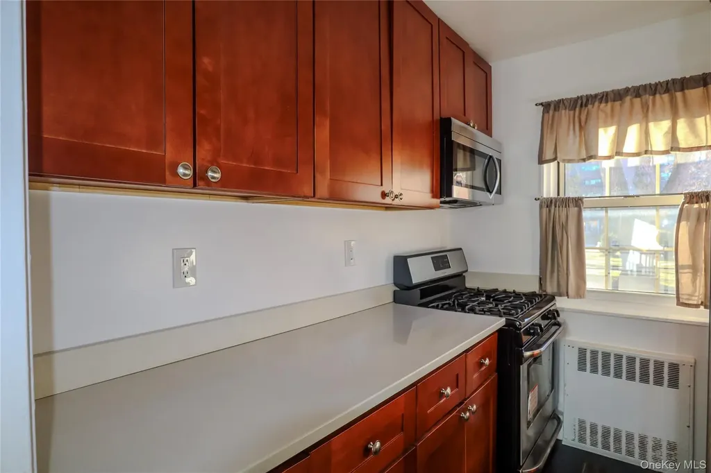 211-07 73 Avenue Bayside NY 11364