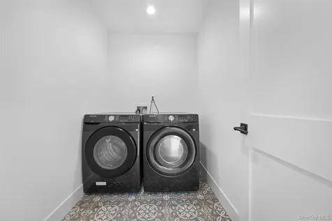 467 Hull Street East Meadow NY 11554