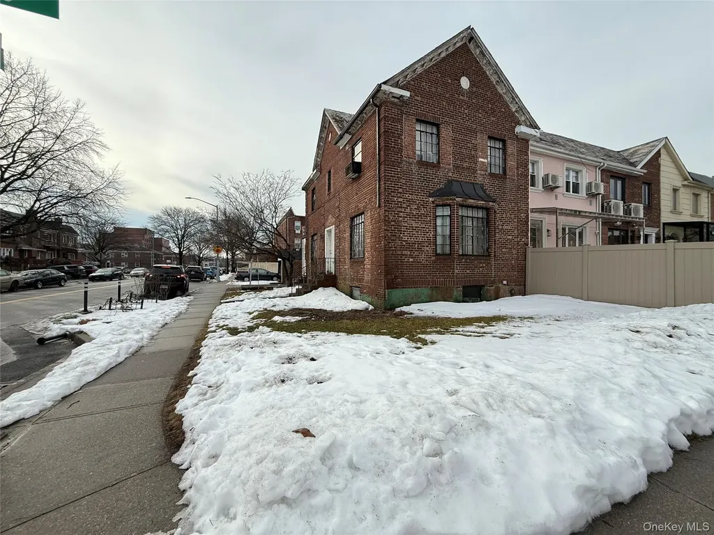 7504 147th Street Flushing NY 11367