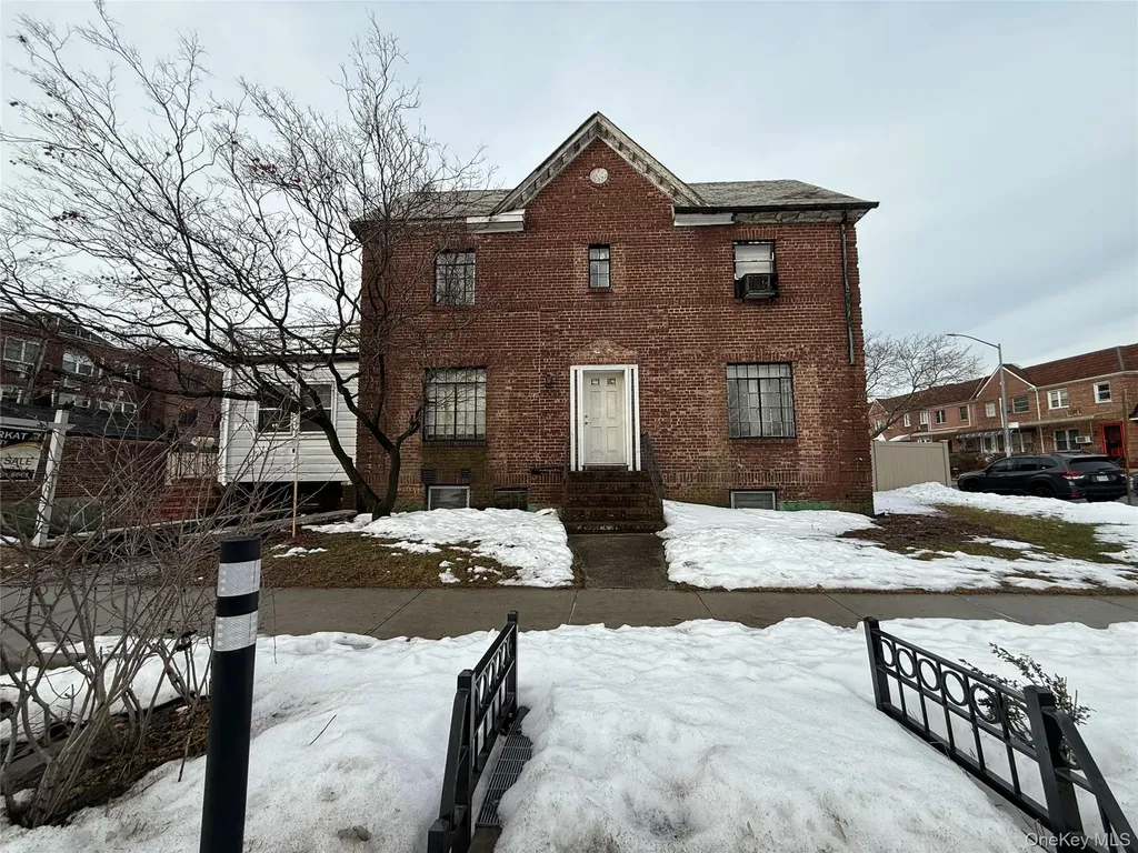 7504 147th Street Flushing NY 11367