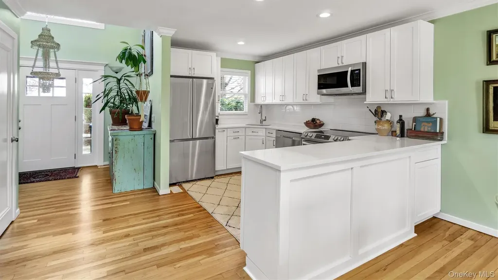 25 Mitchell Westhampton Beach NY 11978