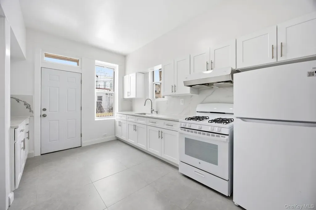 1739 W 9th Street Brooklyn NY 11223