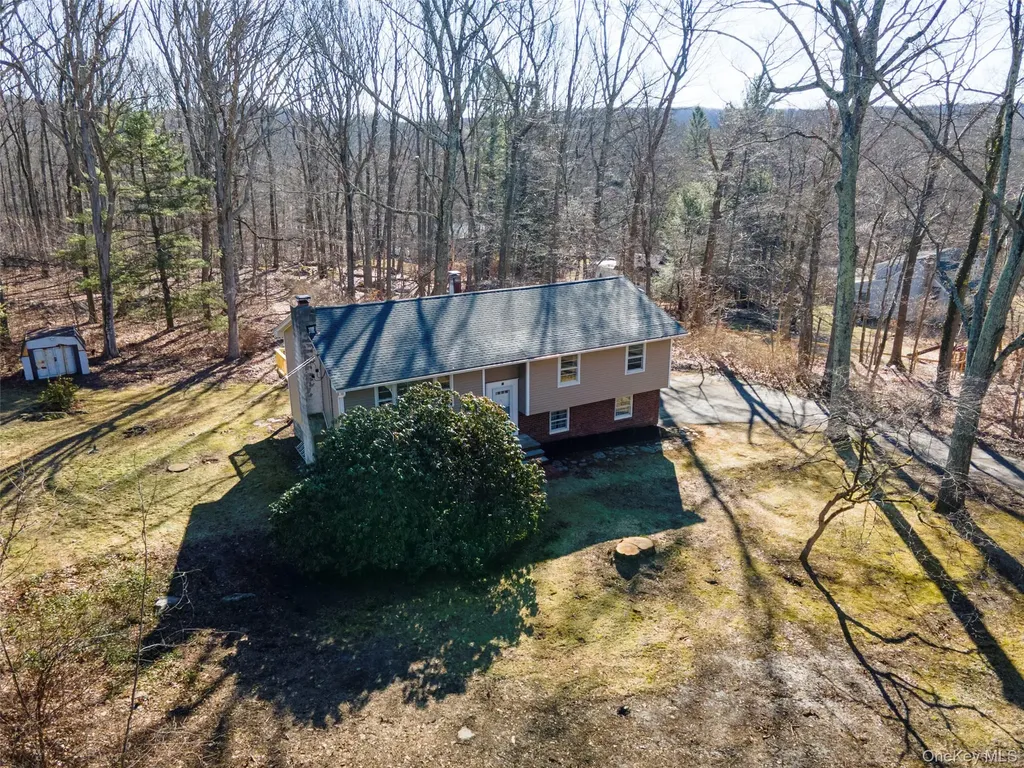 12 Blueberry Lane Stormville NY 12582