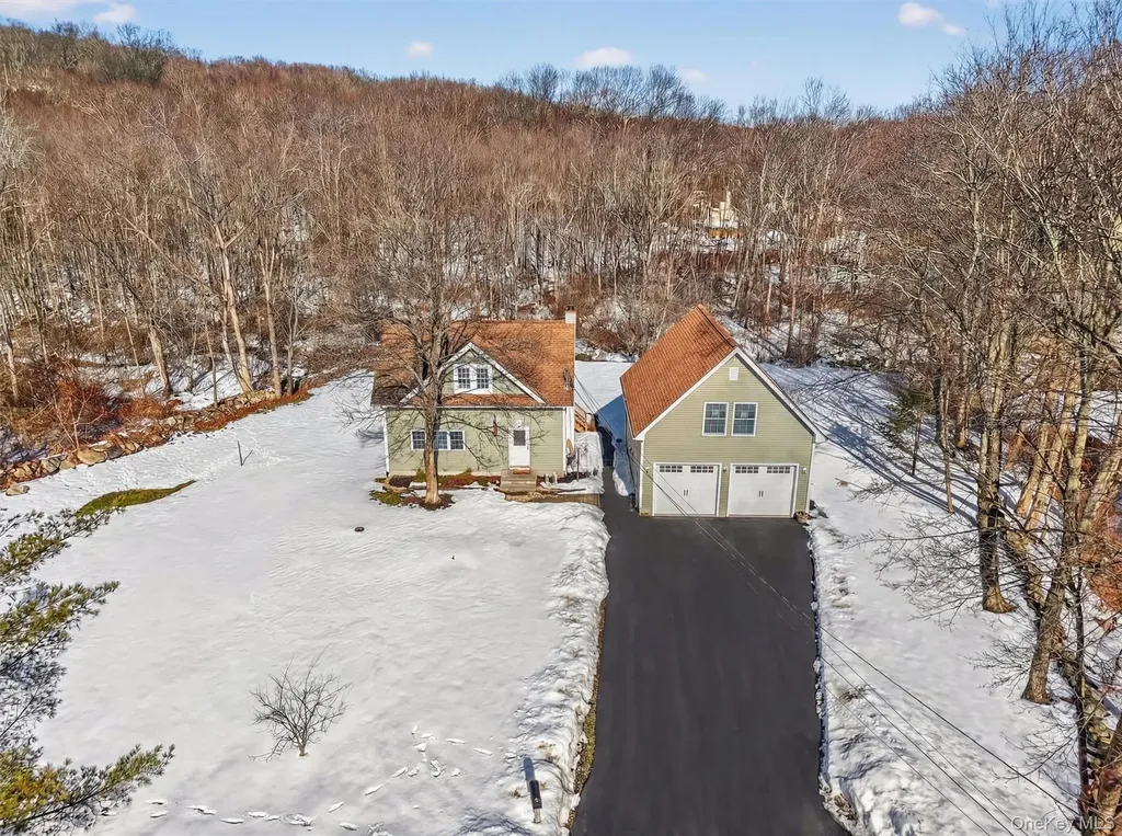 8 Garrett Place Carmel NY 10512