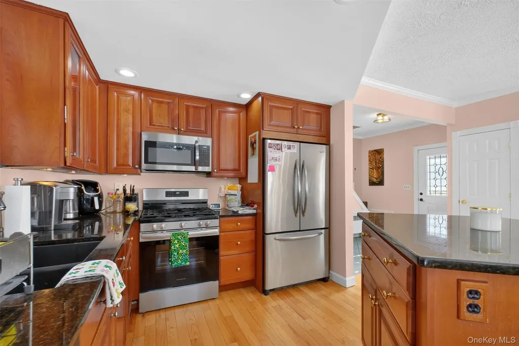 8 Garrett Place Carmel NY 10512
