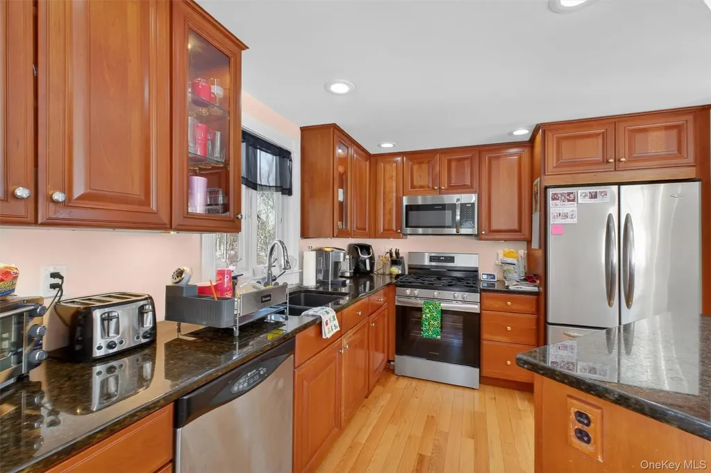 8 Garrett Place Carmel NY 10512