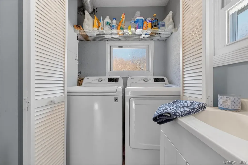 8 Garrett Place Carmel NY 10512