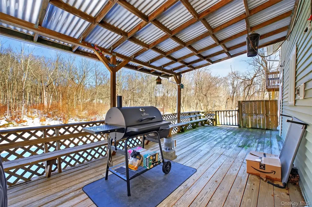 8 Garrett Place Carmel NY 10512