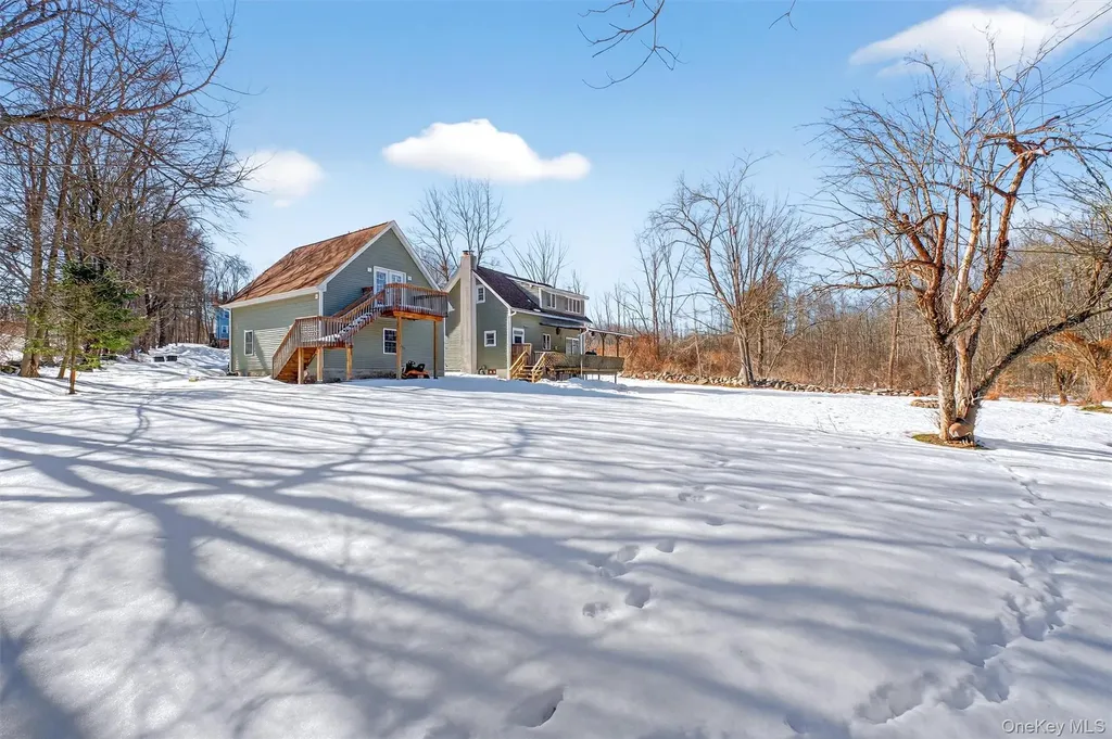 8 Garrett Place Carmel NY 10512