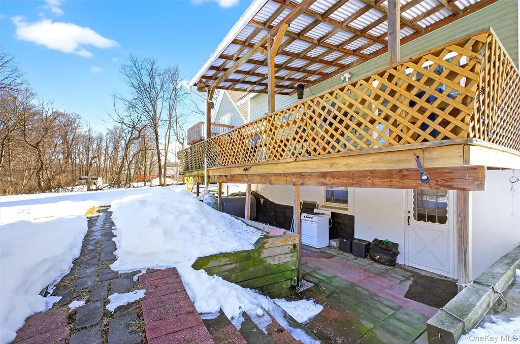 8 Garrett Place Carmel NY 10512