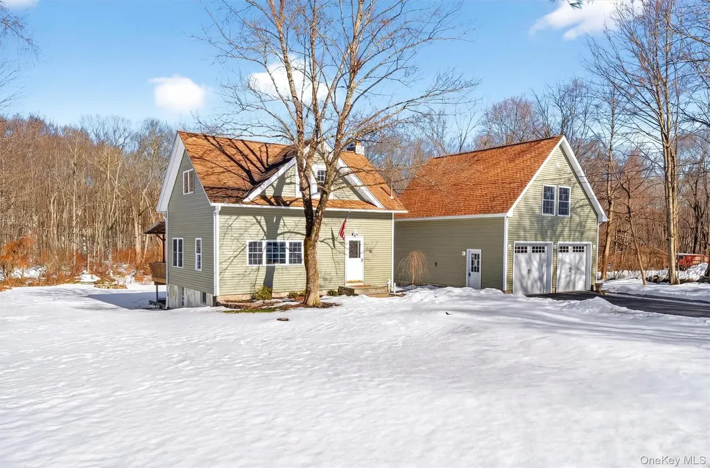 8 Garrett Place Carmel NY 10512