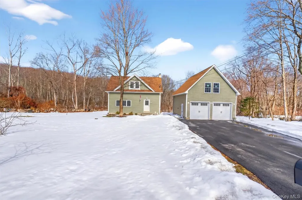 8 Garrett Place Carmel NY 10512