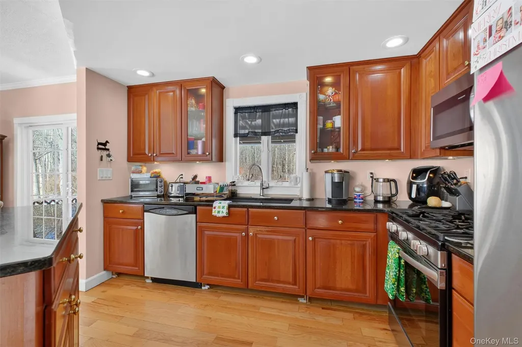 8 Garrett Place Carmel NY 10512