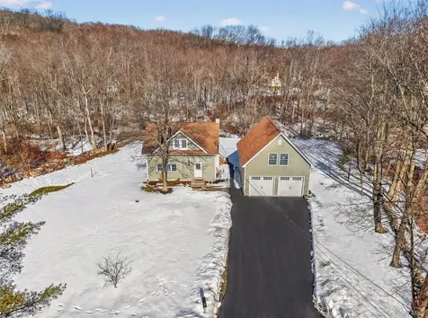 8 Garrett Place Carmel NY 10512