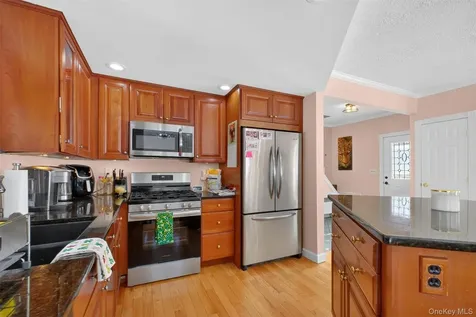 8 Garrett Place Carmel NY 10512