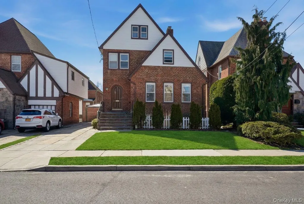 56 Northumberland Lynbrook NY 11563