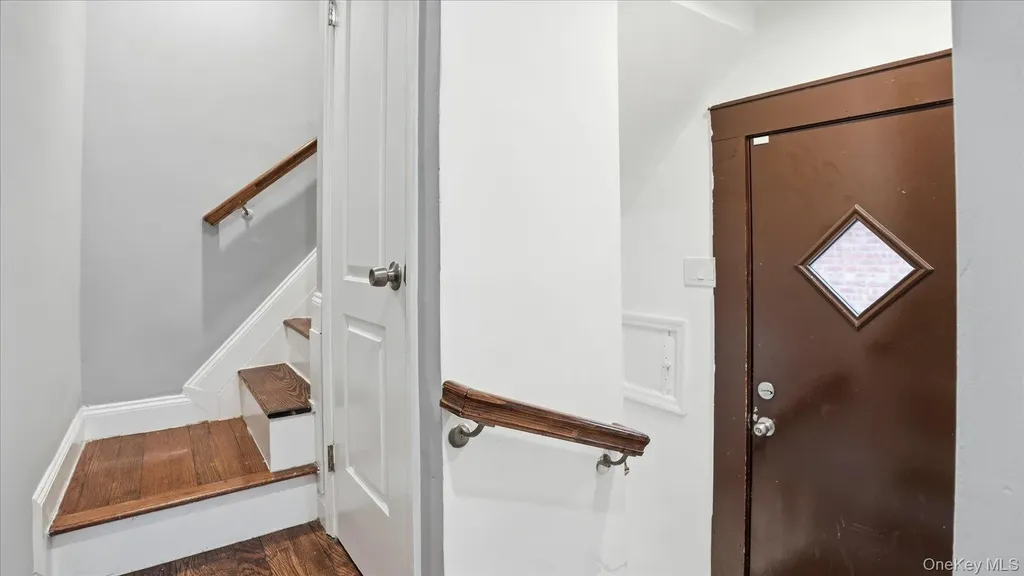 56 Northumberland Lynbrook NY 11563